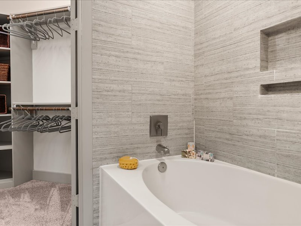 Bath Tub