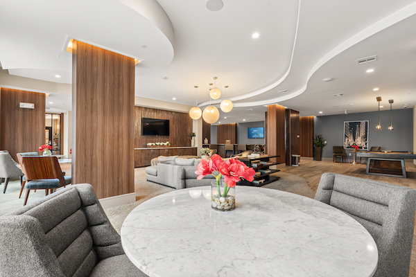 Lobby bar with seating